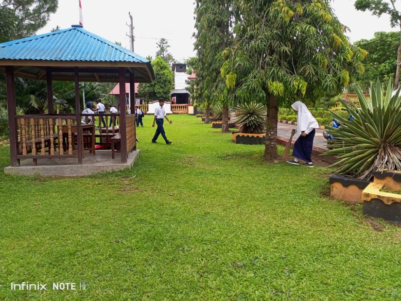 Kampanye dan Publikasi Gerakan Peduli dan Berbudaya Lingkungan Hidup di Sekolah (PBLHS)